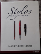 Stylos plumes et crayons