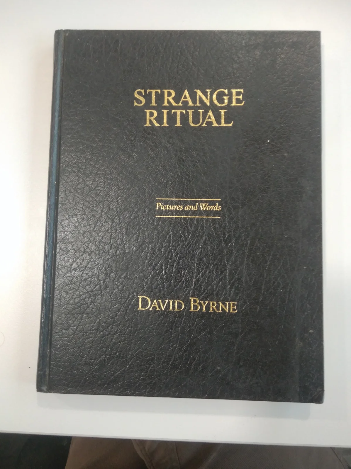 Strange Ritual: David Byrne | metabook.gr