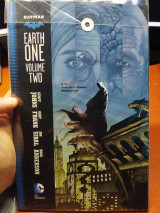 Batman- Earth One Vol. 2